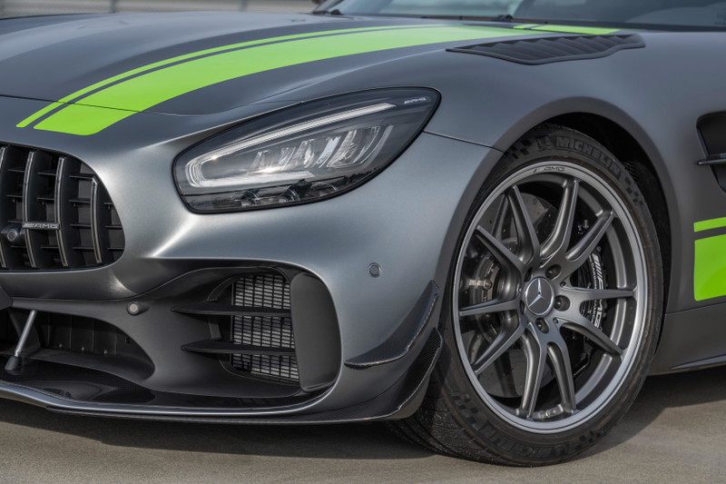 Illustration for article titled The 2020 Mercedes-AMG GT R Pro Is Most Hardcore Yet With Big Aero